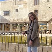 Profesora de primaria imparte clases de todas las asignaturas, especialmente de inglés